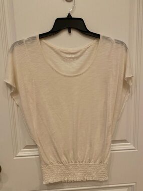 Mudd Cream Short Sleeve Smocked-Waist Tee
